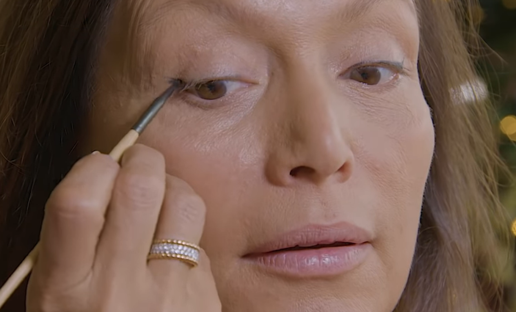 Mar10 minuutjes doet een party make-up tutorial